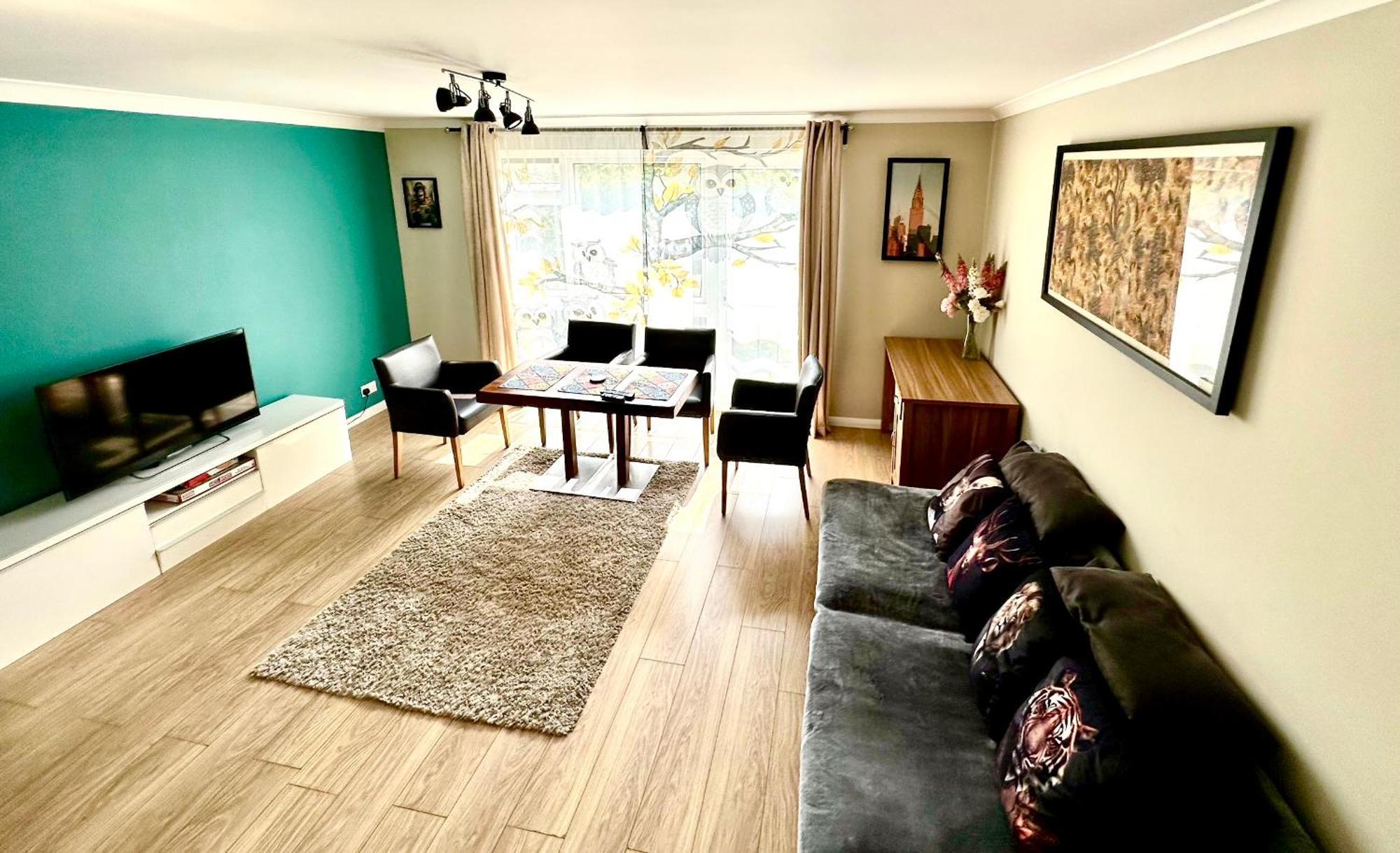 Heart Of Windsor Apartment Екстериор снимка